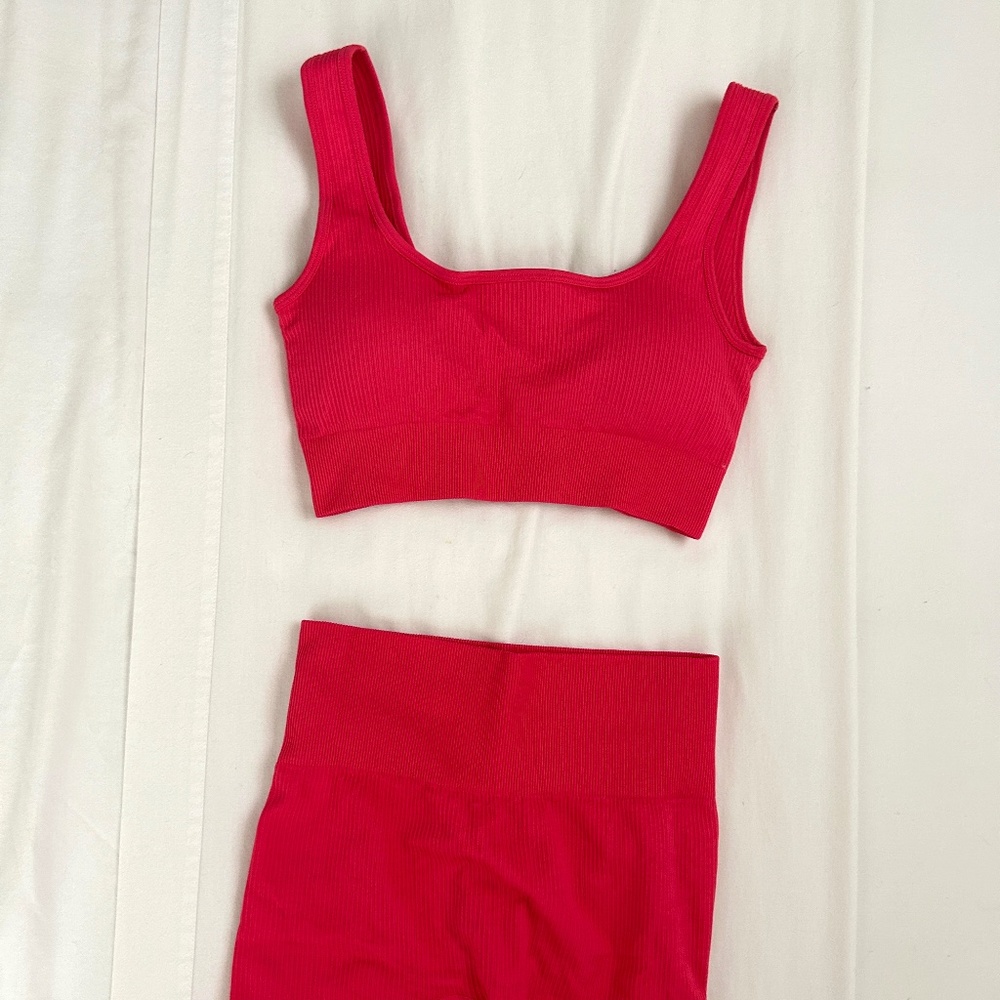 AMAZON SEAMLESS RIBBED SET